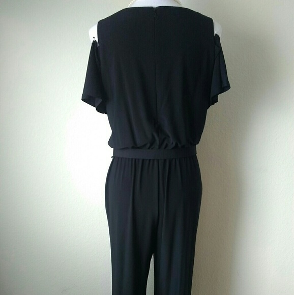 Cold shoulder jumpsuit - Picture 2 of 4